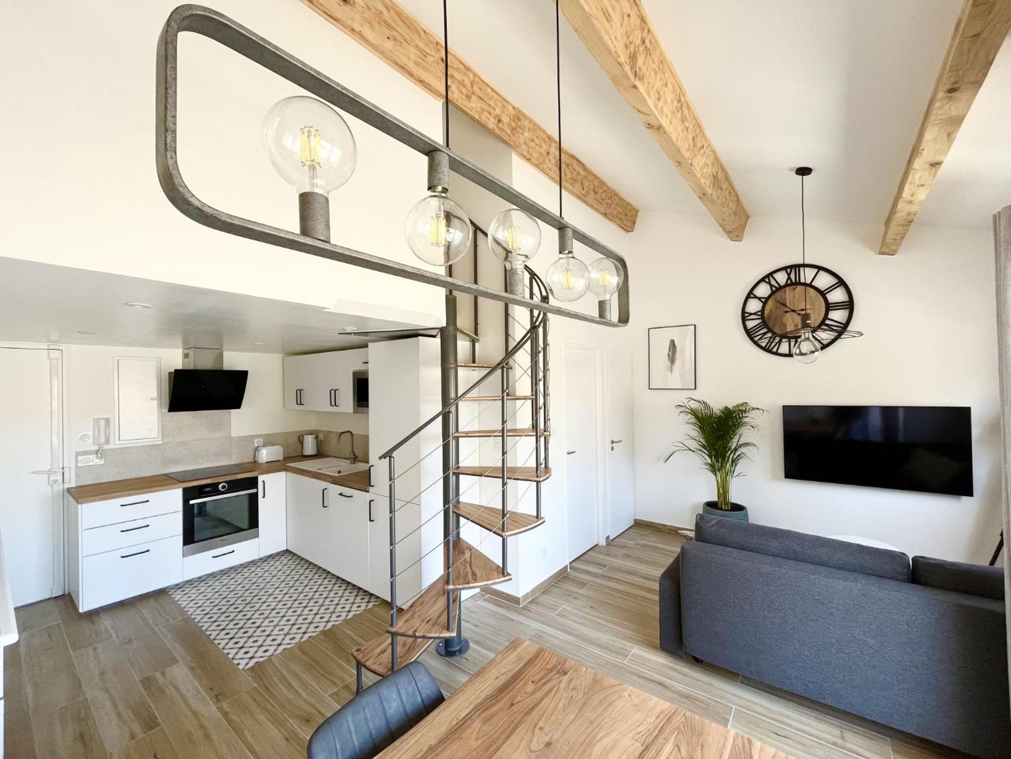 Duplex Centre Ville - 50m de la Plage - Clim - Garage - Netflix Le Grau-du-Roi Chambre photo