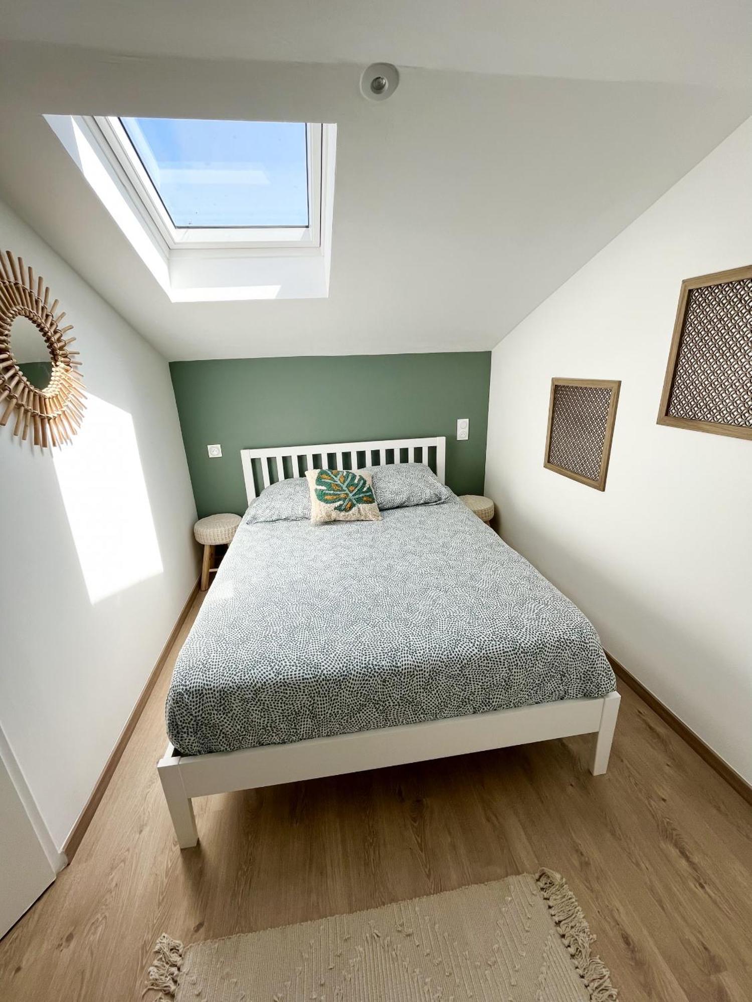 Duplex Centre Ville - 50m de la Plage - Clim - Garage - Netflix Le Grau-du-Roi Chambre photo
